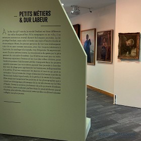 http://www.smagghe.eu/cms/files/cache/maison-departementale-du-port-etaples-sur-mer-atelier-smagghe-2021-06-exposition-enfants-de-la-mer-peintre-de-la-cote-d-opale-scenographie-etaples-sur-mer-3.861x861_1.jpg